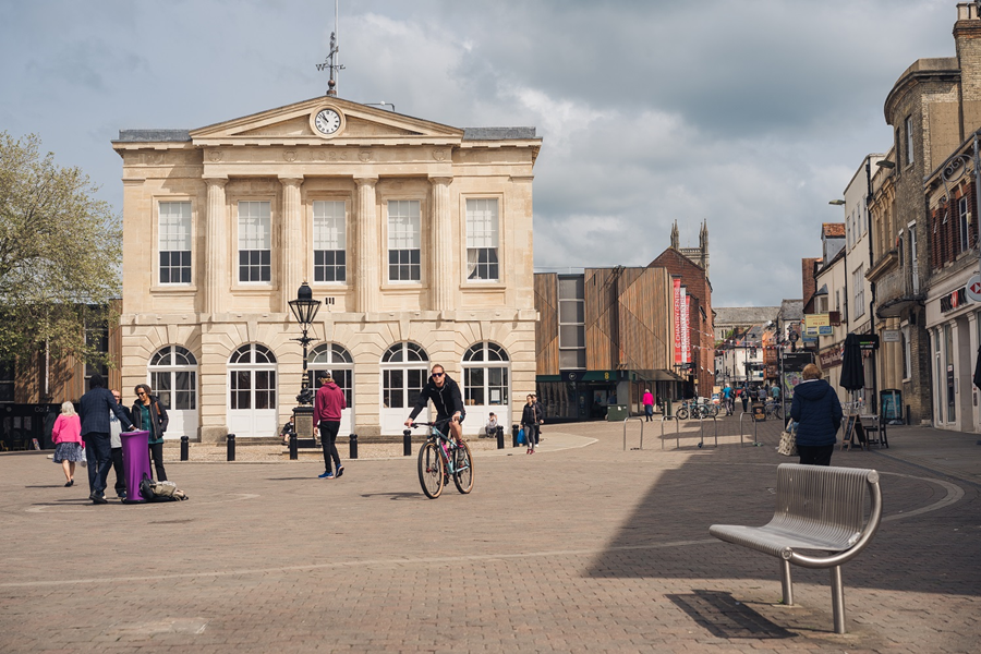 Andover Guildhall and highstreet