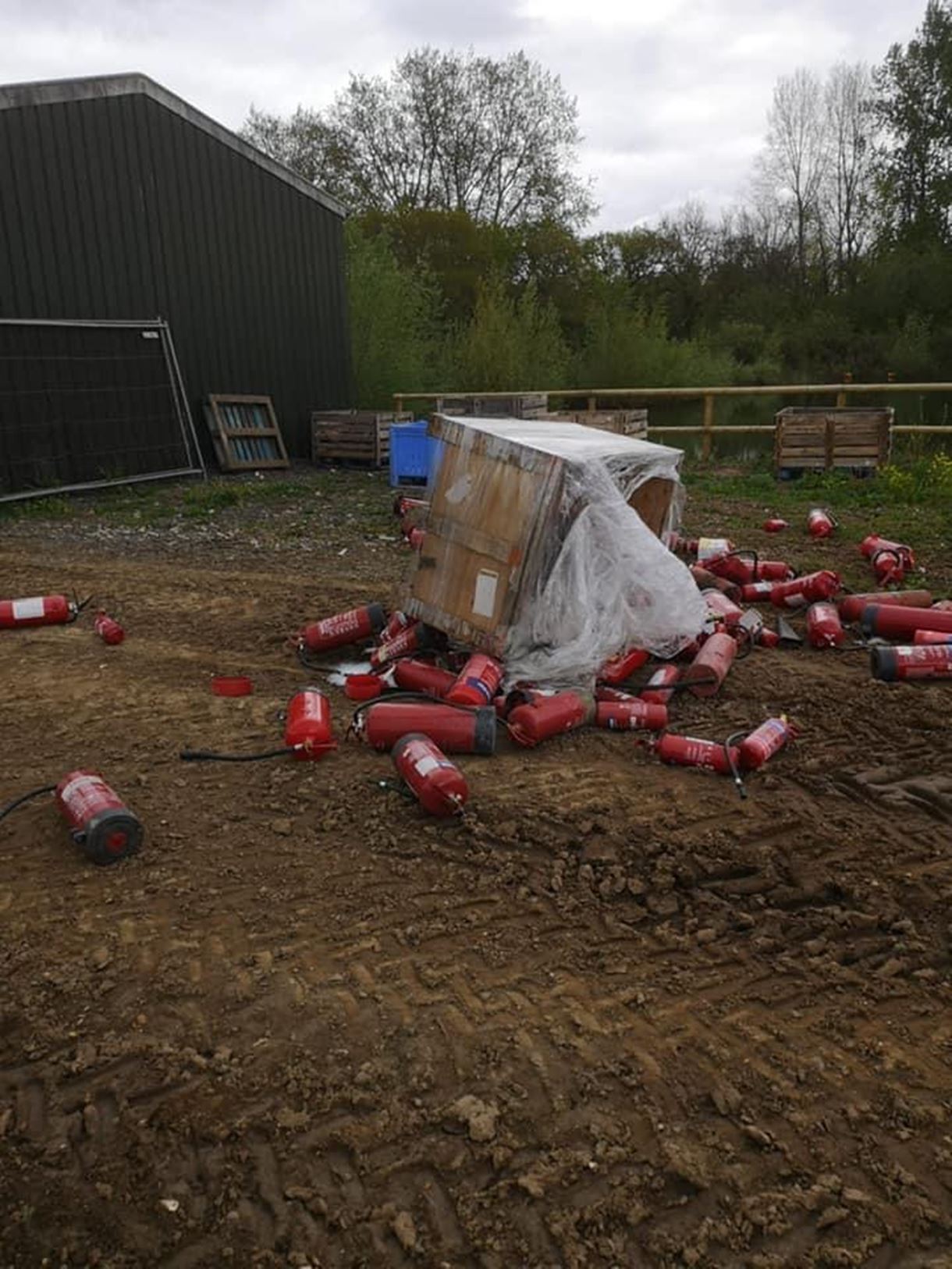 fly-tip on Giles Lane