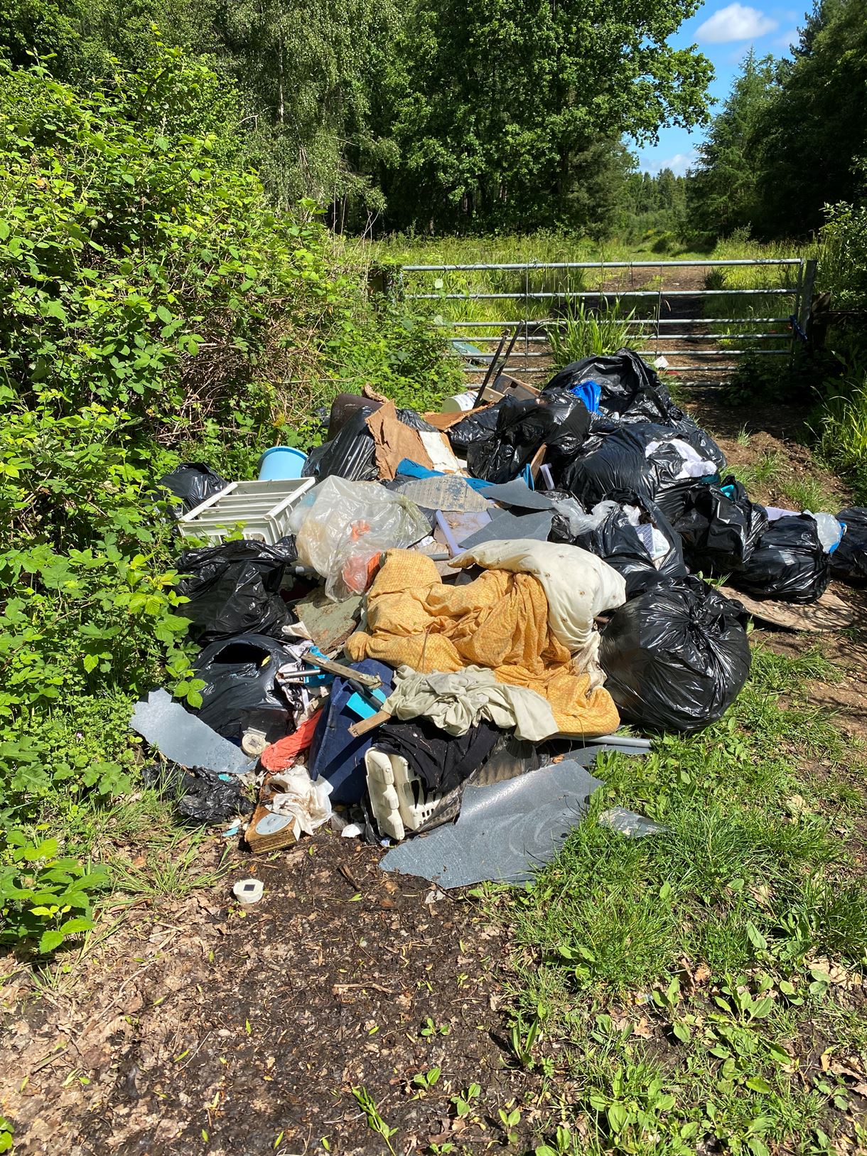 Fly tip in North Baddesley